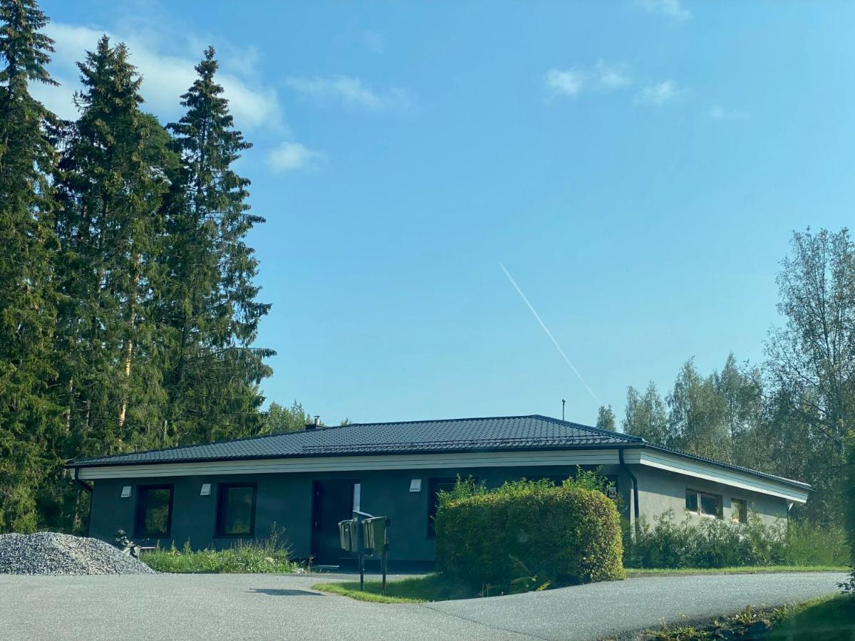 Idyllic Villa Unikko With Jacuzzi And Sauna Björneborg Eksteriør bilde